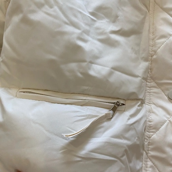 NWOT Winter Puffer Jacket in Cream - Picture 7 of 9